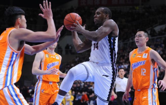 Mk体育平台 -关于风云突变！辽宁本钢关键时刻篮板制胜，欧联版图或变，更衣室稳定，细节决定成败的信息